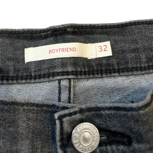 Levi’s Women’s Boyfriend Jeans | Grey Wash | Size 32 - Picture 4 of 6
